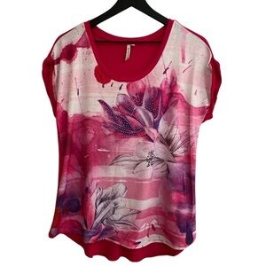 Belah & Codey women’s pink floral top,Size medium.
